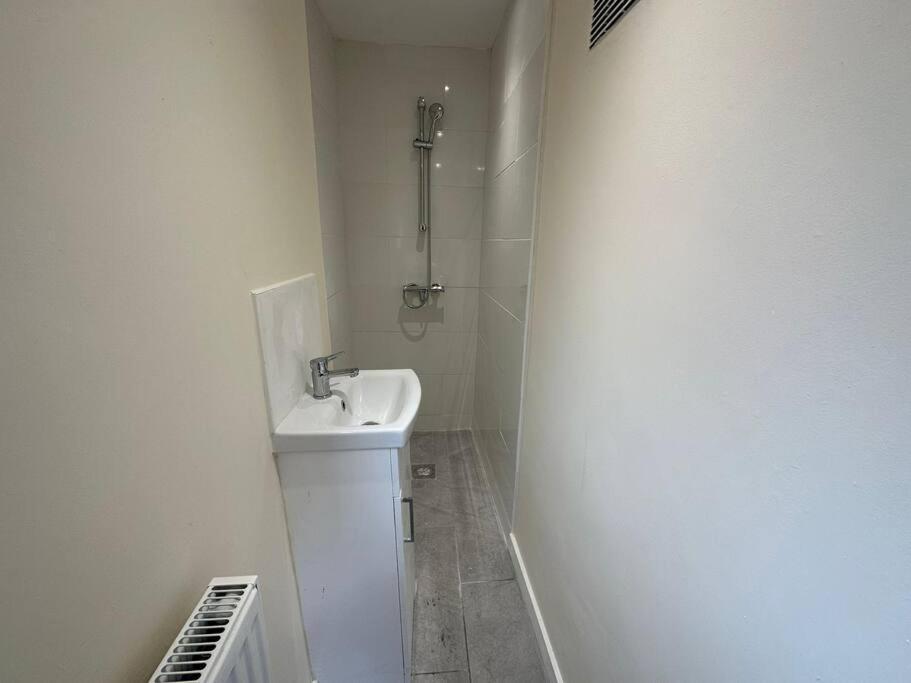 Big 3 Bedroom London House With 2 Bathroom Plumstead  Exterior foto