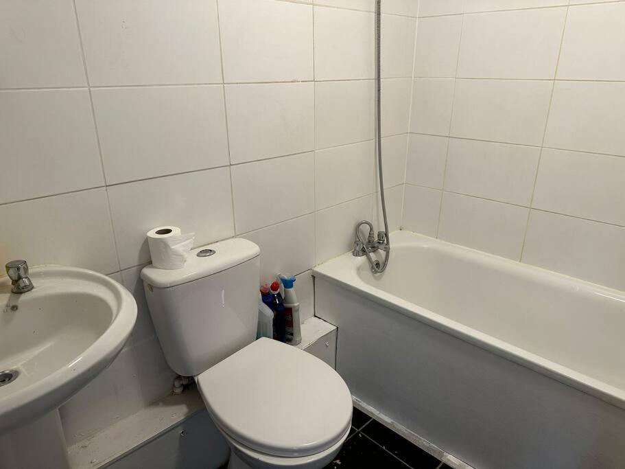 Big 3 Bedroom London House With 2 Bathroom Plumstead  Exterior foto